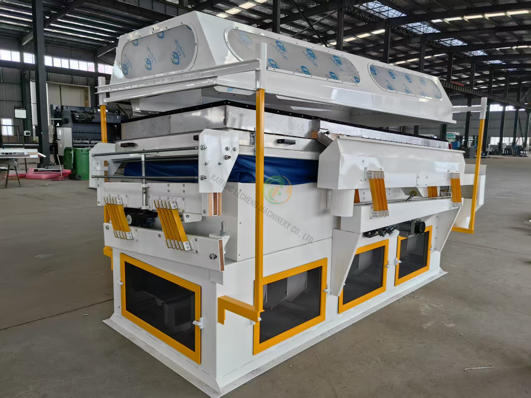 Agricultrial Grain Seed Gravity Separator Machine Granular Seed Gravity Table Sorting Equipment